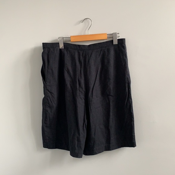New UO High Waisted Black Linen Shorts size Large - Picture 10 of 10
